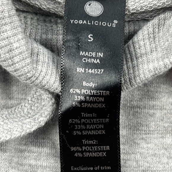 Yogalicious Hoodie Sz: Small - Picture 6 of 6
